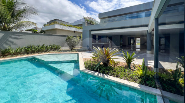 Incrível Casa Duplex Sustentável - disponível à venda na Muller Imóveis - Condomínio Alphaville