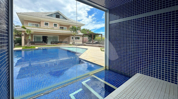 Sauna com mergulho para piscina em casa à venda no Muller Imóveis RJ