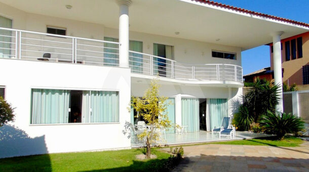 Fachada - Casa Duplex de Luxo com Lazer Exclusivo no Condomínio Lagoa Mar Norte - À venda na Muller Imóveis.