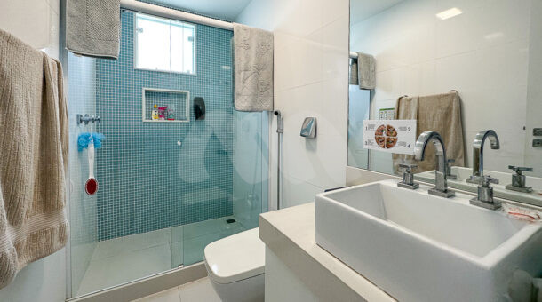 Banheiro suíte segundo andar - Casa Triplex à venda na Muller Imóveis