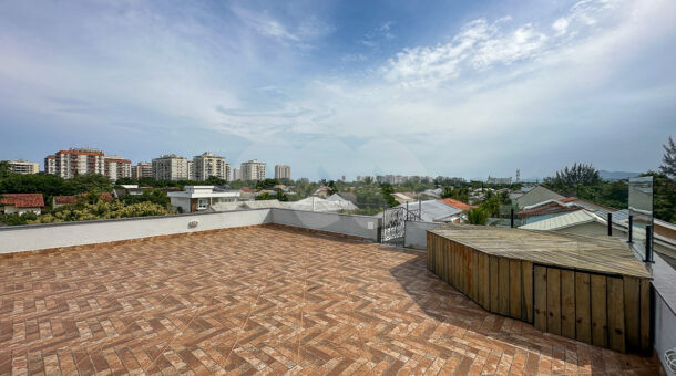 Imagem de terraço de casa de 4 andares a venda