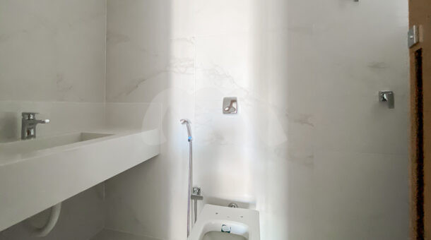 Banheiro - Suíte segundo andar - Casa Triplex Condomínio Rio Mar