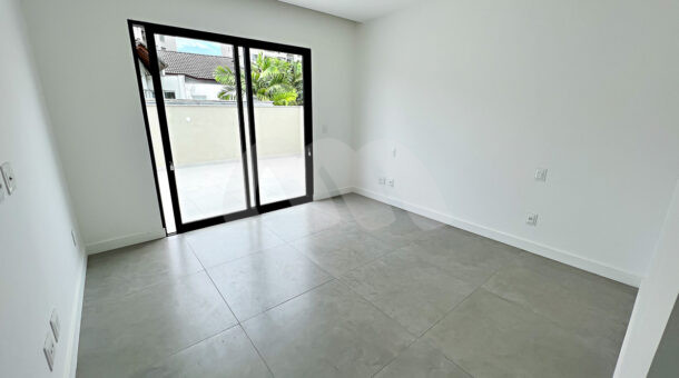 Imagem de Suite com acesso a terraço privativo em casa contemporanea à venda na Muller Imoveis RJ