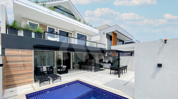 Imagem de casa triplex contemporanea à venda no Art Life com espaço gourmet e piscina