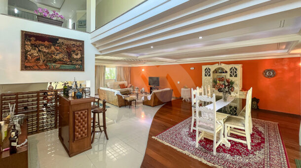 Sala com múltiplos ambientes - Casa Triplex Condominio Maramar