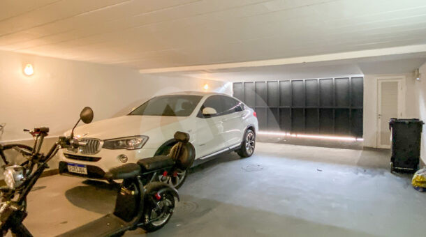 Imagem de garagem subterranea com espaço para 4 carros em casa a venda no Recreio pela Muller Imoveis