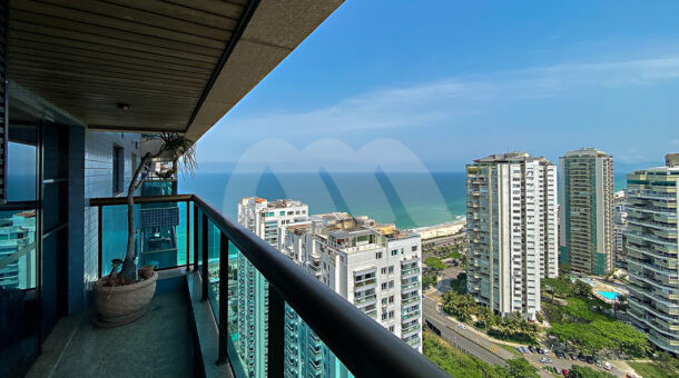 imagem da varanda do apartamento beira mar à venda na Barra da Tijuca