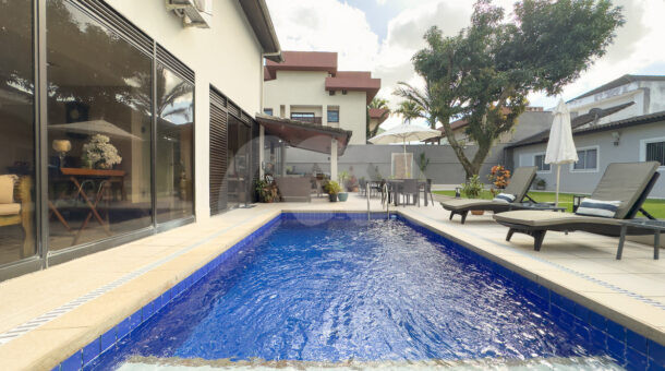 imagem da área externa da casa duplex no Santa Mônica Residências à venda na Barra da Tijuca