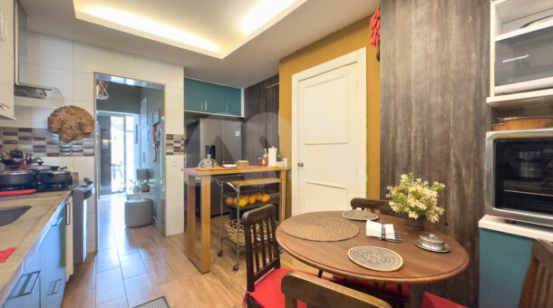 imagem da cozinha da casa duplex no Santa Mônica Residências à venda na Barra da Tijuca
