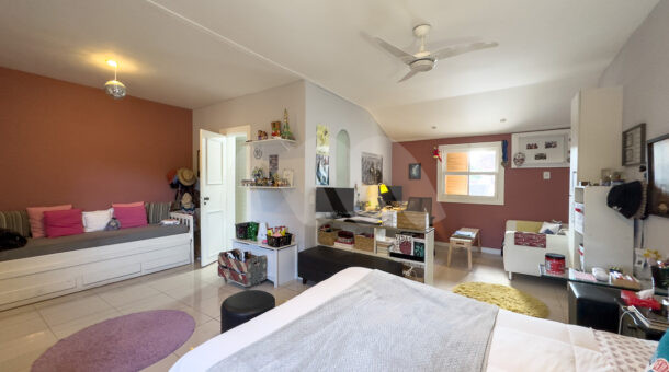 imagem do quarto da casa duplex no Santa Mônica Residências à venda na Barra da Tijuca
