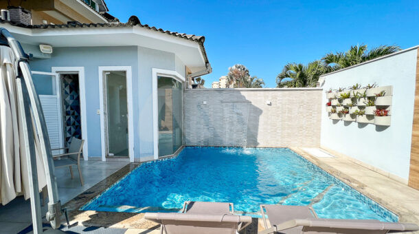 Imagem de piscina com sauna da Casa Duplex à venda no Green Place no Recreio