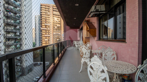 imagem da varanda do apartamento à venda na Barra da Tijuca