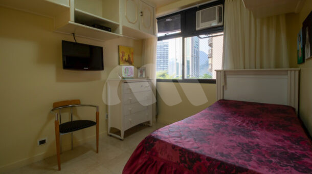 imagem da primeiro quarto do apartamento à venda na Barra da Tijuca