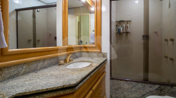 imagem do banheiro da suíte do apartamento à venda na Barra da Tijuca