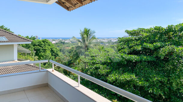Imagem de vista de varanda da casa duplex a venda no itanhanga