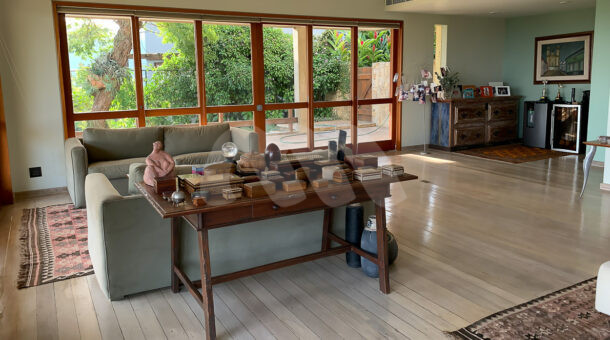 imagem da sala multiambientes da casa excelente duplex em Itanhangá á venda