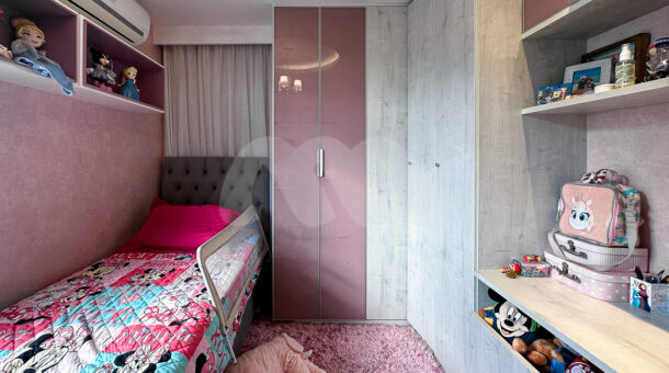 Imagem de quarto com cama de solteiro da Casa Duplex à venda no Private no Recreio dos Bandeirantes