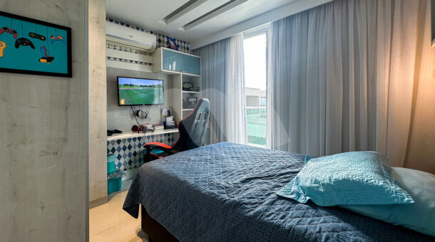 Imagem de quarto com cama de solteiro e armarios planejados da Casa Duplex à venda no Private no Recreio dos Bandeirantes