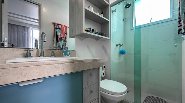Imagem de banheiro planejado da Casa Duplex à venda no Private no Recreio dos Bandeirantes