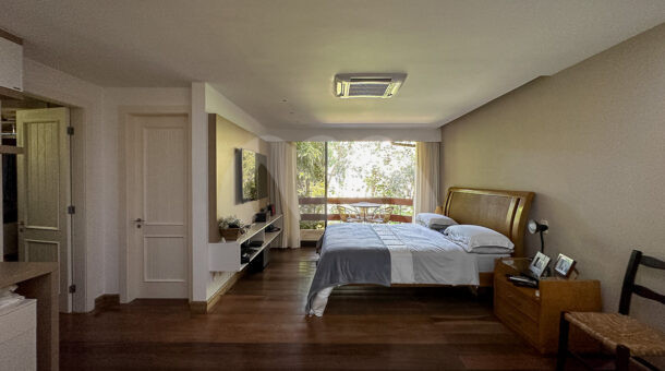 Imagem da terceira suite da casa com estilo clássico à venda no itanhanga