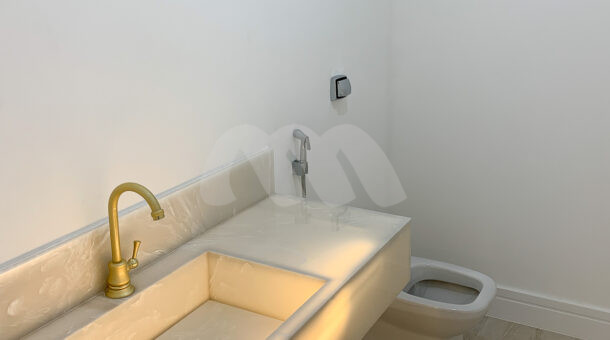 Imagem do lavabo do maravilhoso duplex no Itanhangá à venda