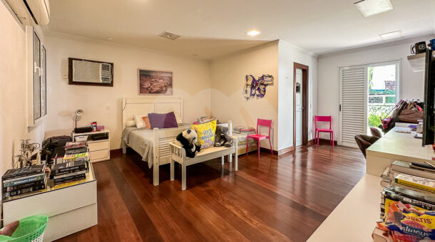 imagem da primeira suite da casa duplex no Portinho de Massaru à venda no Itanhangá