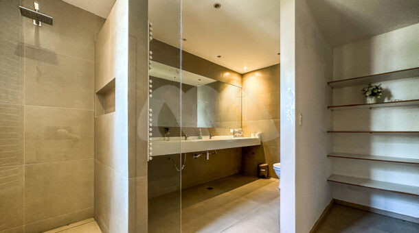 Imagem da sala de banho da casa à venda no BairroLagoa.