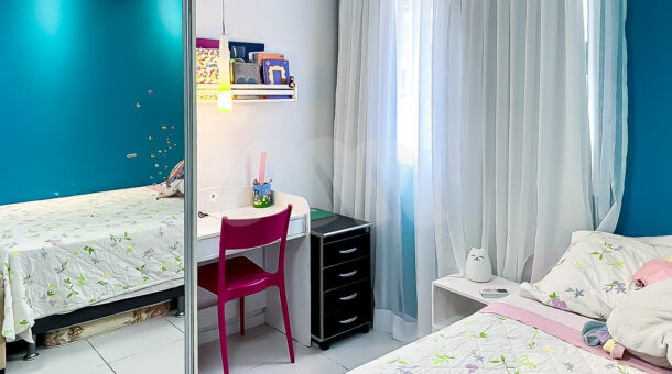Imagem do quarto da casa triplex com subsolo à venda no condomínio Pedra Bonita