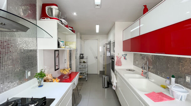 Cozinha do Apartamento à venda, Na Barra da Tijuca no Condomínio Cidade de Jardim