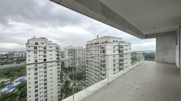 Imagem de varanda privativa do Apartamento à venda na Barra da Tijuca