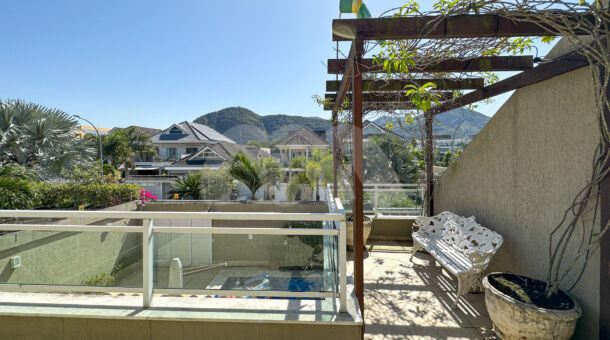 Imagem de vista de varanda da Casa Triplex à venda no Parque das Palmeiras