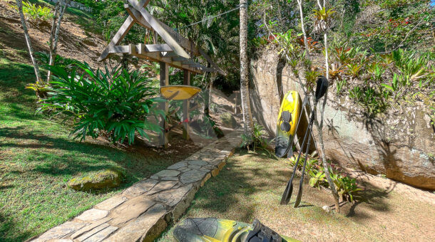 Imagem de área com caiaques da Ilha à venda em Angra dos Reis.